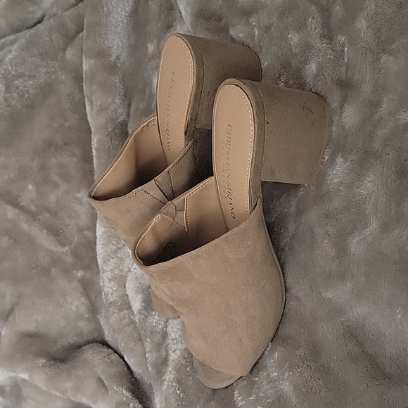 Christian Siriano women's mules, with block heel, taupe size 7.5. - Picture 3 of 4